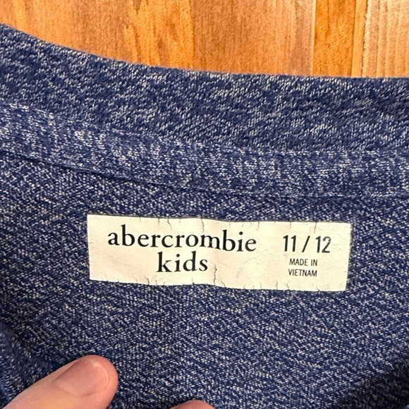 Abercrombie Kids Heathered Blue Top - Picture 2 of 5